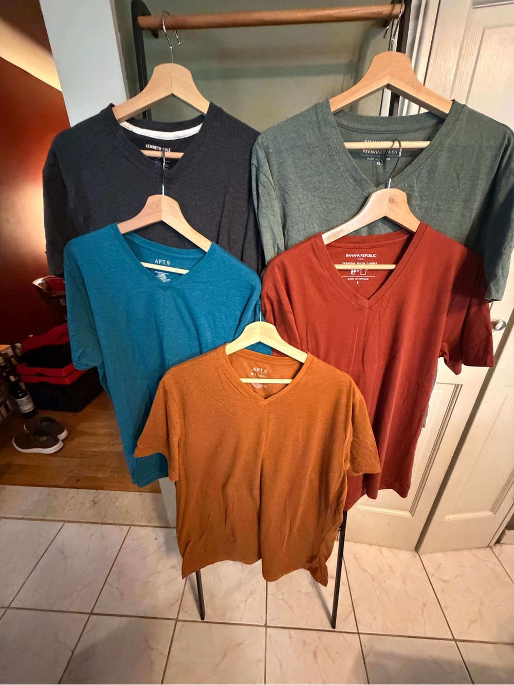 Mixed V-Neck Tee Lot in Teal, Rust, Mustard, Gray, Olive Banana Republic & apt9
